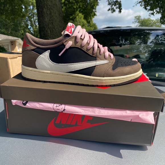 Travis Scott Jordan 1 Low - Picture 1 of 16